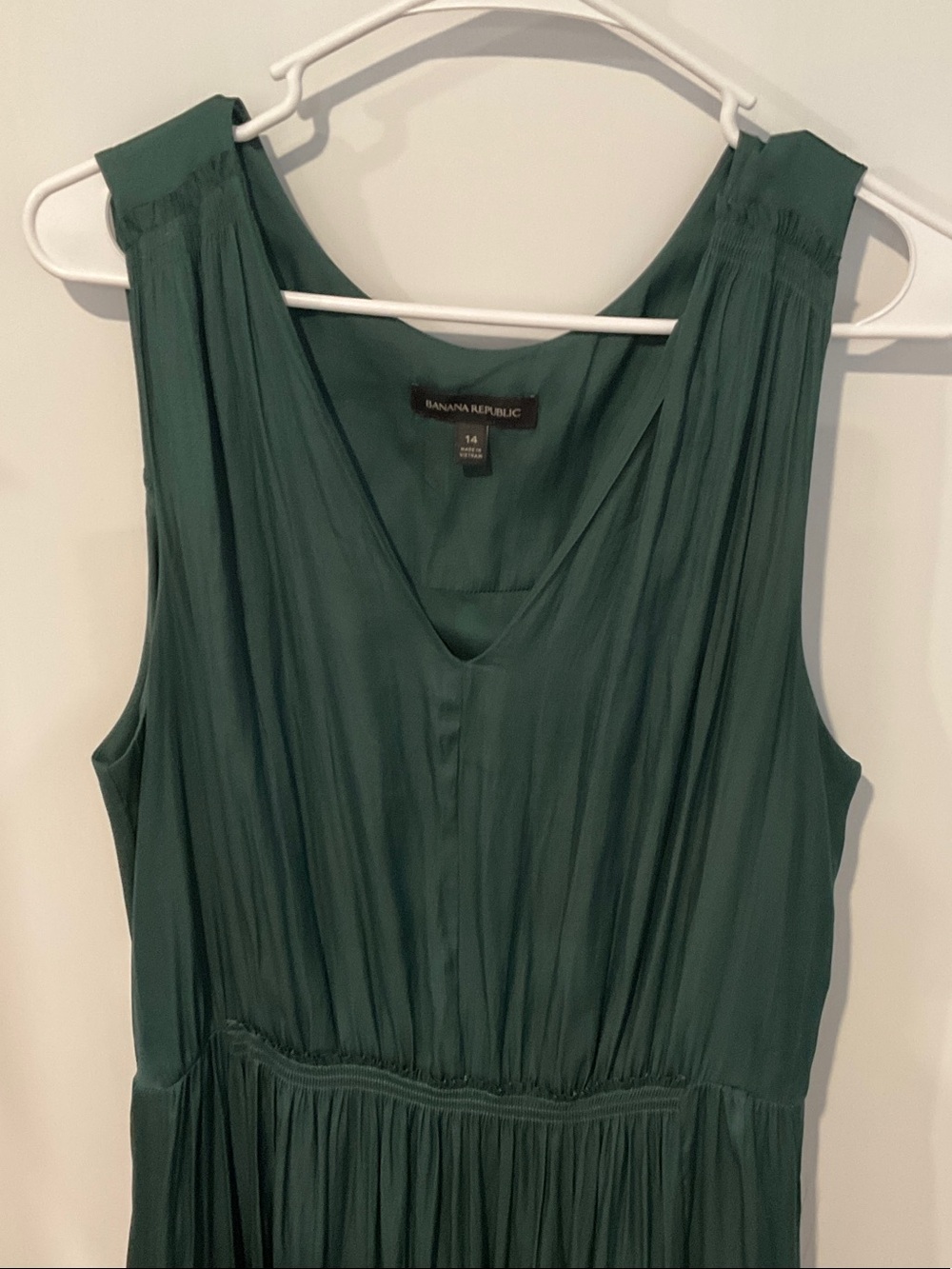 Banana Republic Forest Green Sleeveless Pleated Maxi Dress
